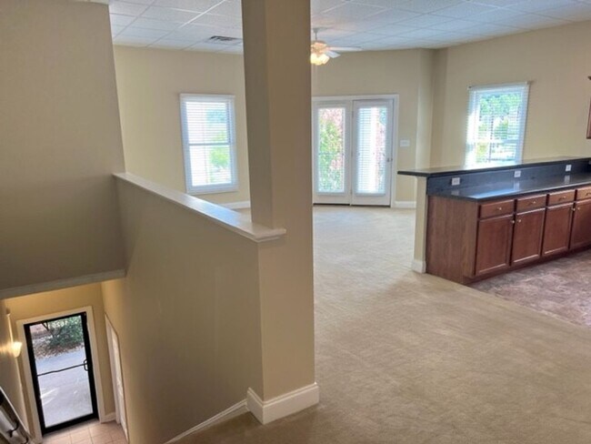 Photo - 1625 Enterprise Dr Unit 1625-B