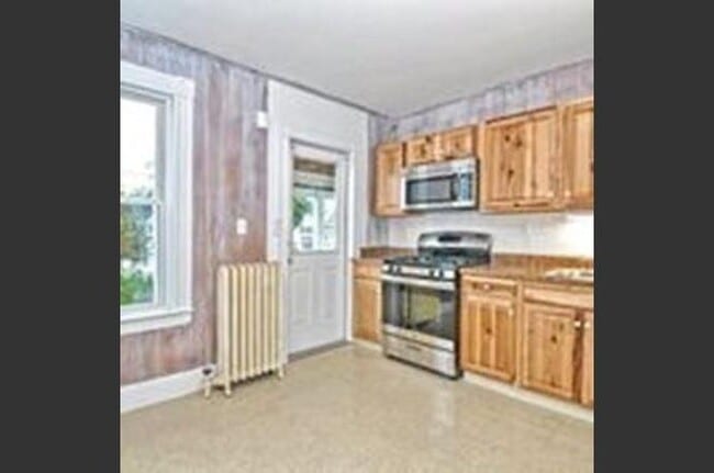 Photo - 25 R Saunders St Unit 25R