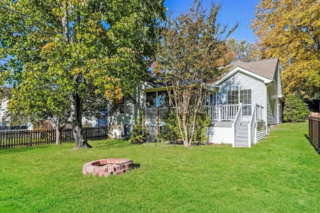 Photo - 306 Crooked Oak Ct