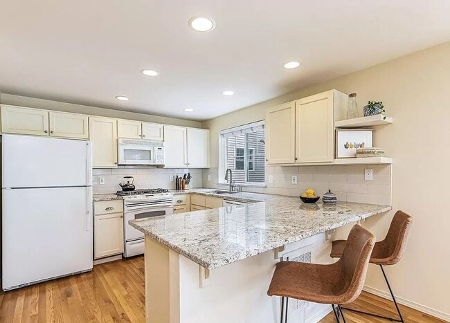 Photo - Nice 3 beds/ 2 baths Townhouse In Greenwood!