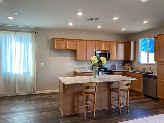 Photo - Like Brand New 3 Bed 2 Bath Home FOR RENT!