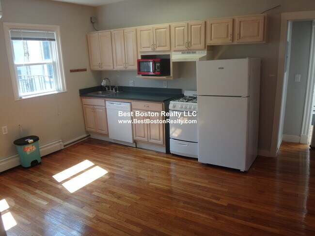 20 JFK St. Unit 7