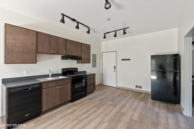 Photo - 718 Edgewood Pl Unit 301