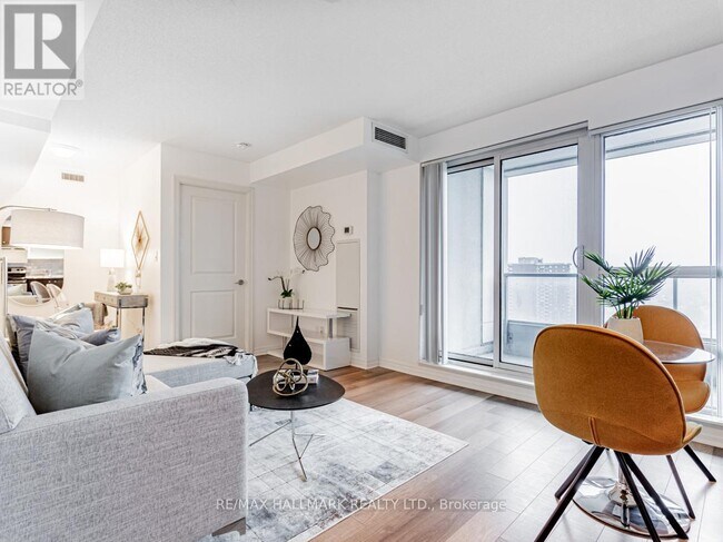 Photo - 2015 Sheppard Ave E Unité 1905