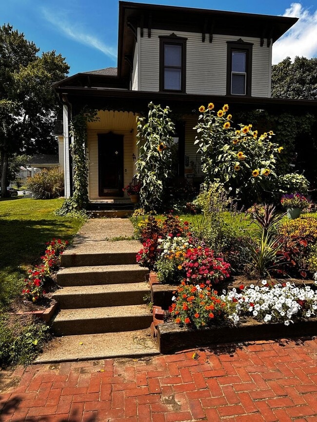 Photo - 239-241 South Maple Unit 241 South Maple St