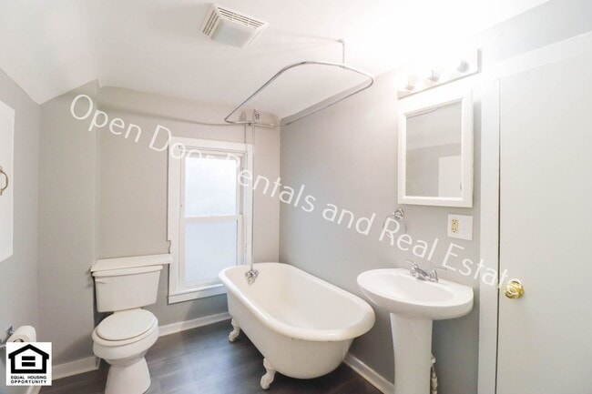 Photo - 824 Huestis Ave Unit Apt C