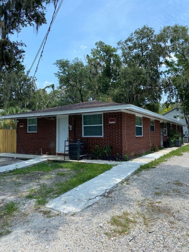 Building Photo - Silver Street Apartments Unit 3315