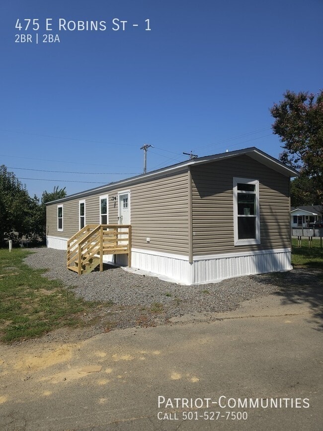 Building Photo - 475 E Robins St