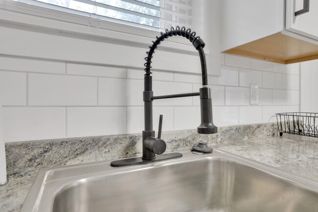 Photo - 609 Fairwood Ave