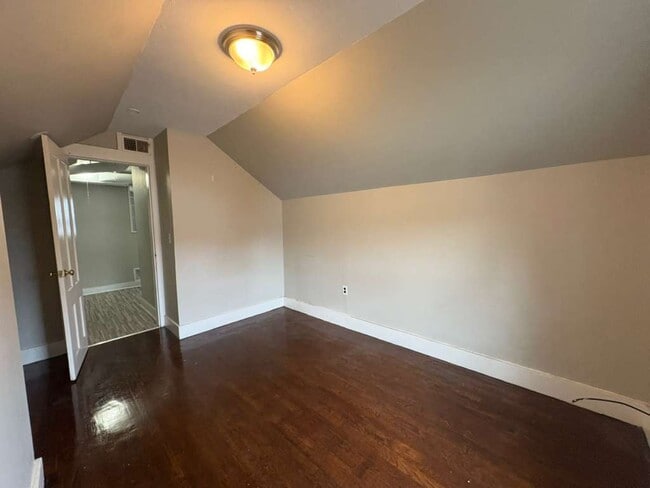 Photo - 1260 Whalley Ave Unidad 3