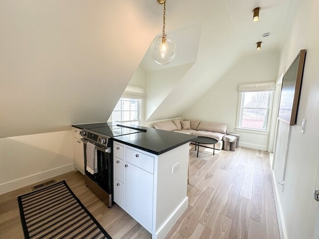 30 Thornley St Unit 3