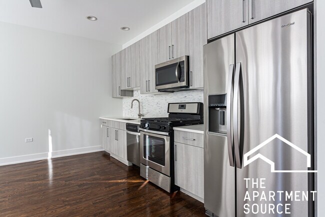 Photo - 4428 N Sheridan Rd Unit 3B