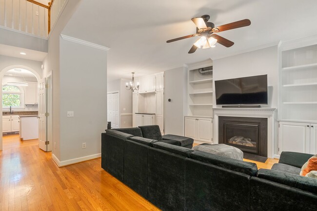 Photo - Beautiful Southern Village townhome - Furn...