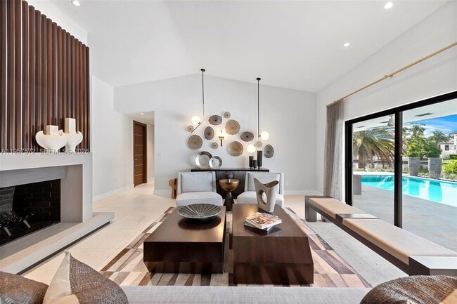 Photo - 540 Reinante Ave