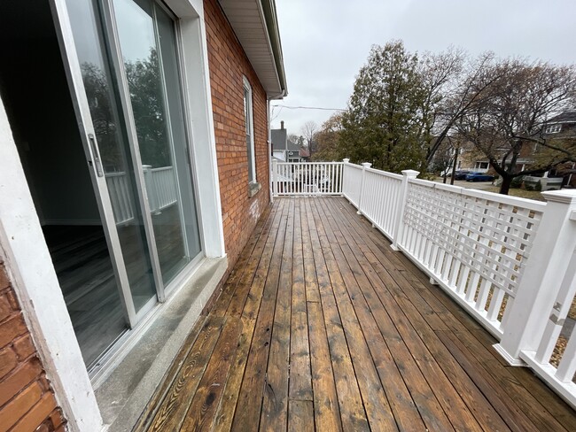 Photo - 133 Essex St Unit Upper