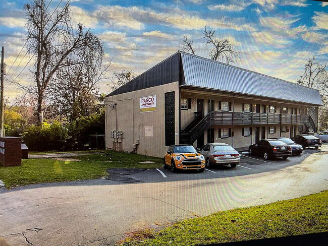 Building Photo - 1BD/ 1BA Apartment Located Within Walking distance of FAMU! True One Bedroom Apartment! Unit 7