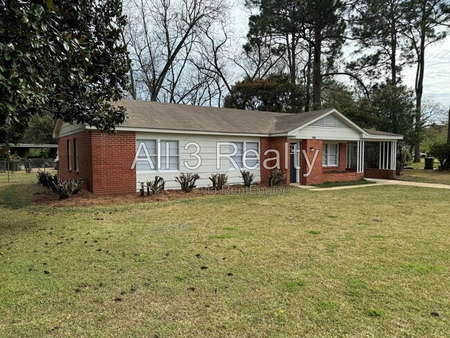 Photo - 990 Parkwood Dr