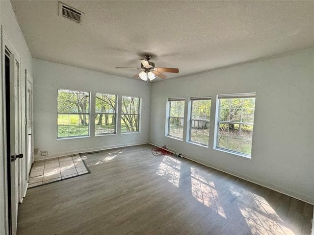 Photo - 214 S 4th St