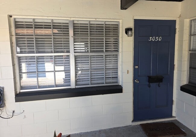 Building Photo - SoDo 2 Bed.