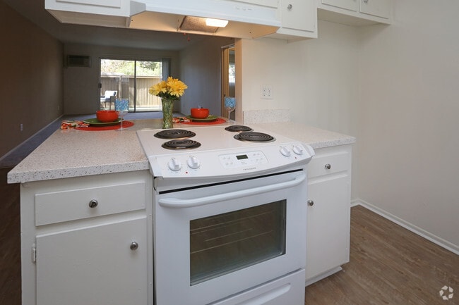2BD - Kitchen - Garden View Apartments
