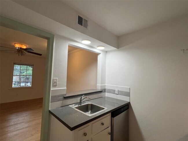 Photo - 5216 Arboles Dr Unit 9