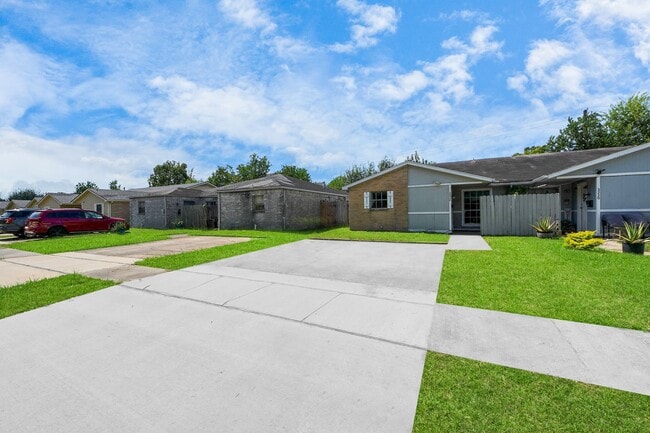 Building Photo - 3232 Scotch Moss Ln