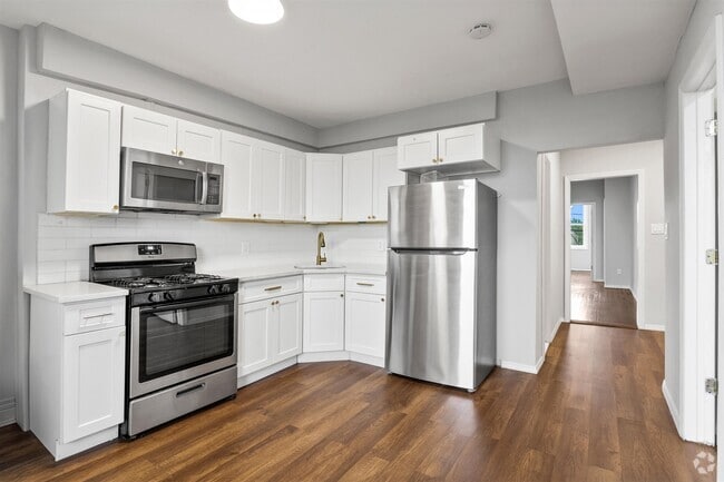 Building Photo - 1102 Avenue C Unit 3 Rental