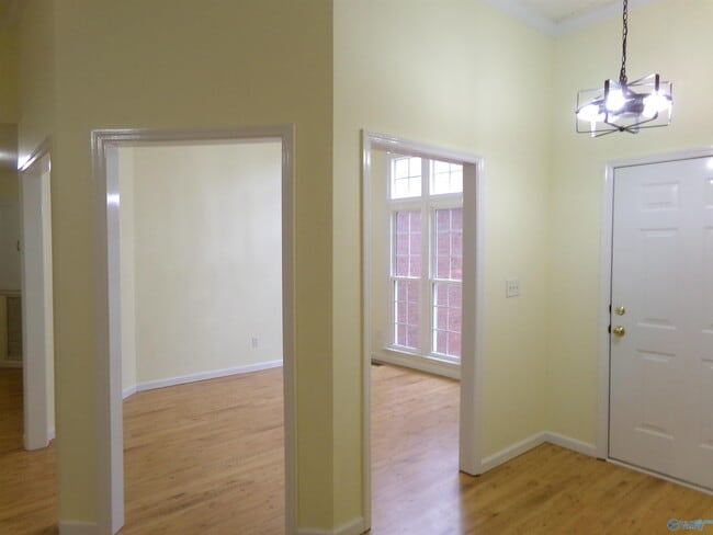 Photo - 141 Freedom Way