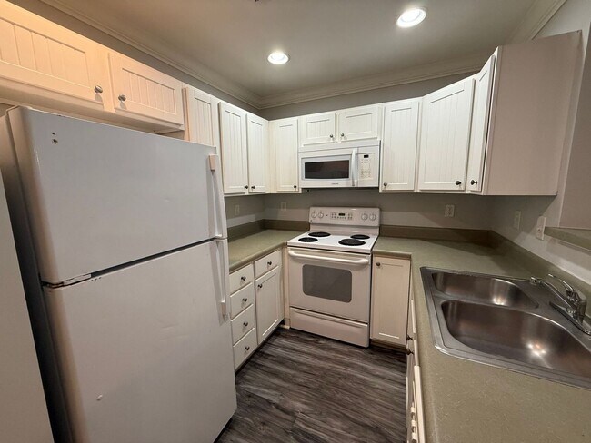 Photo - PRE-LEASING FOR AUGUST 2026!