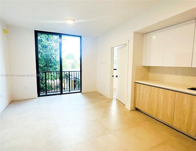 Photo - 1547 NW 2nd St Unit 204