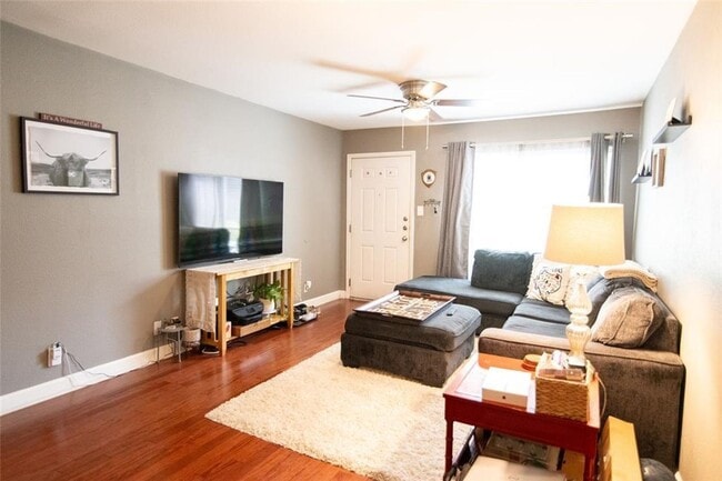 Photo - 2020 S Congress Ave