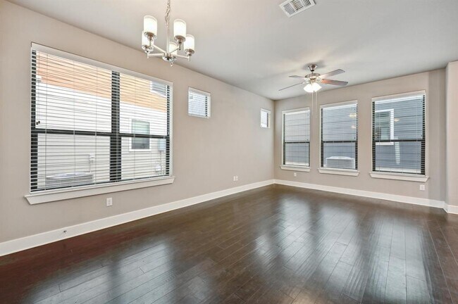 Photo - 2021 Carlson Dr