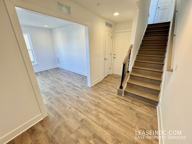 Photo - 1207 Allison St NE