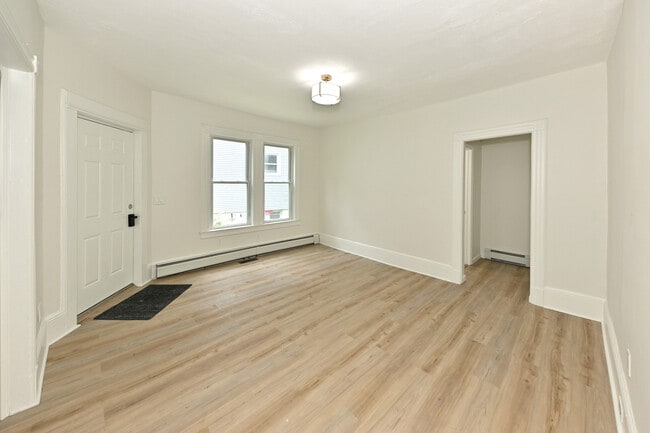 Building Photo - 32 Brainard Pl Unit 1 Rental