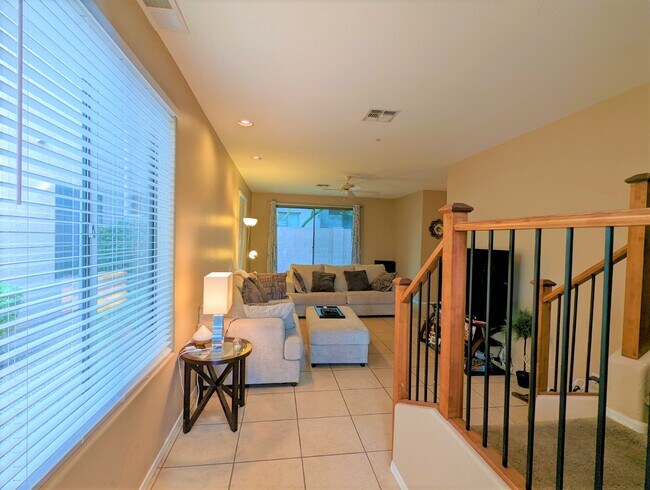 Photo - 2241 E Pinchot Ave