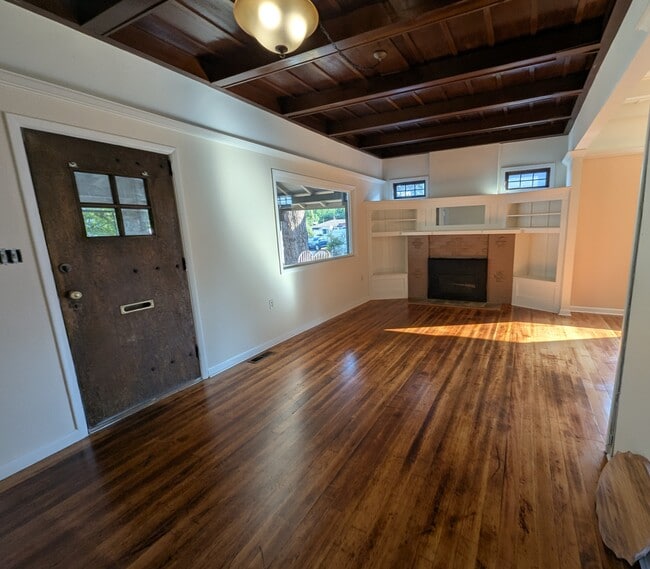 Building Photo - 624 NW 11th St Unit 3 Rental
