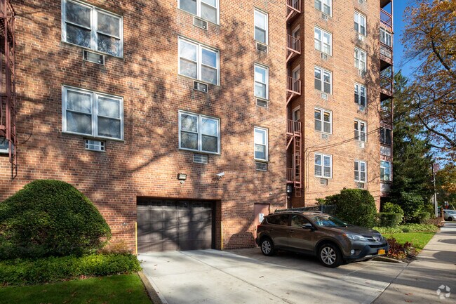 Photo - Wellesley Gardens