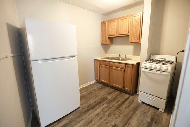 Photo - 1523 Broadway Ave NW