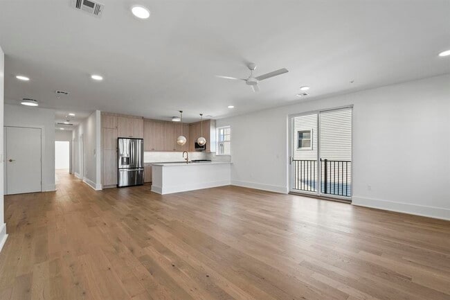 Photo - 525 Ave E Unit 2