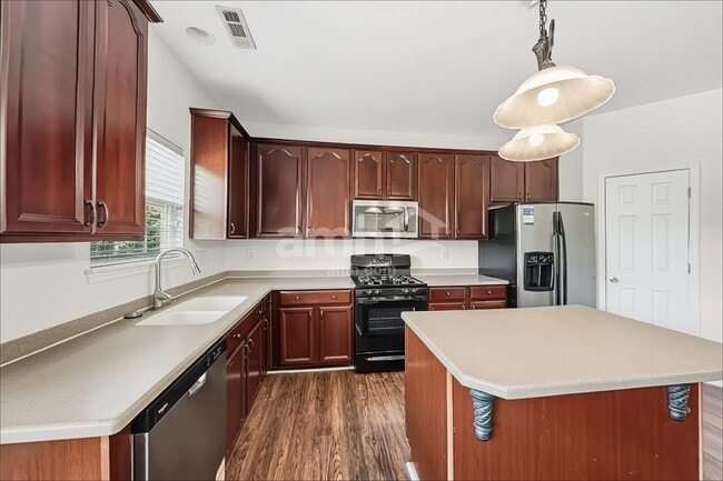 Photo - 5716 Parkstone Drive