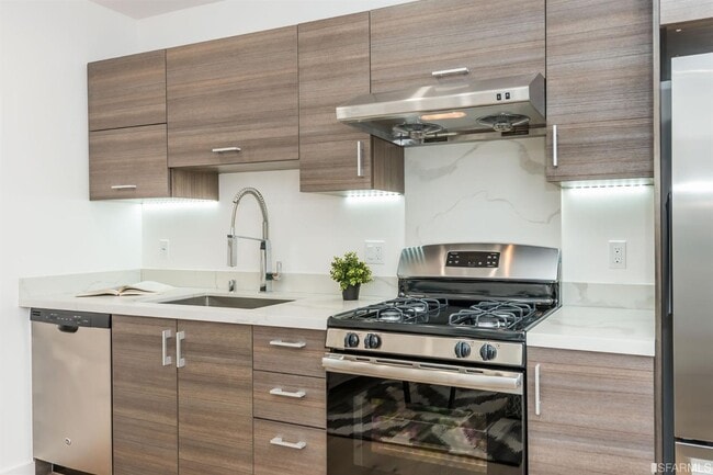 Photo - 33 Cortland Ave