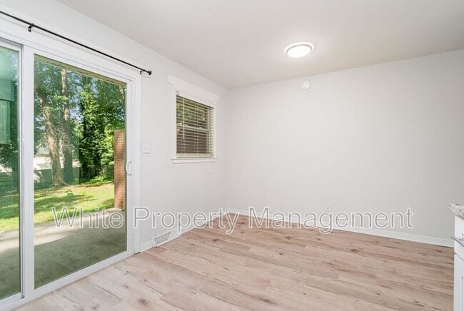 Photo - 602 Camrose Dr