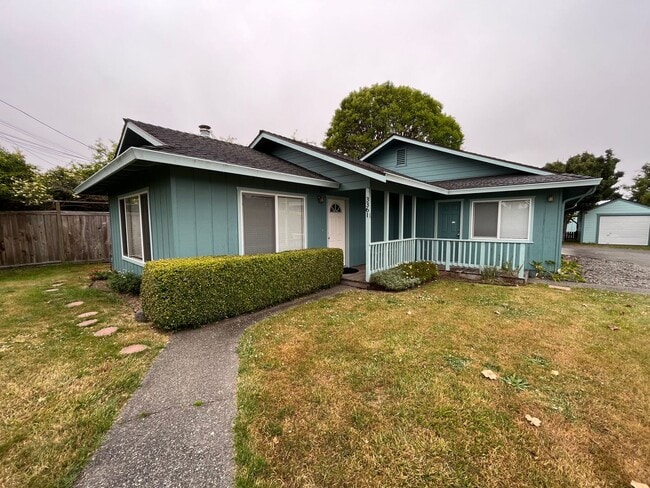 Building Photo - 3361 Edgewood Rd Unit 3361 Edgewood ST Rental