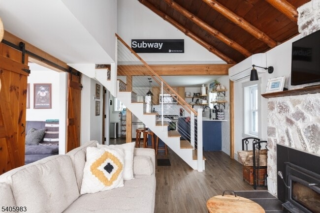 Photo - 377 Lakeside Rd