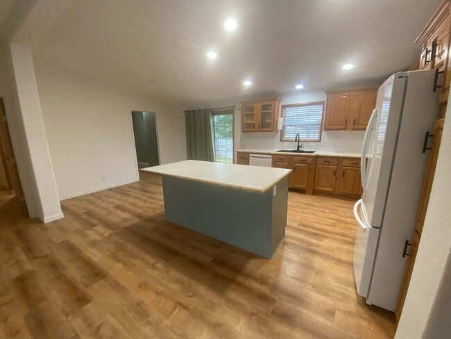 Photo - 1027 Falls Creek Dr