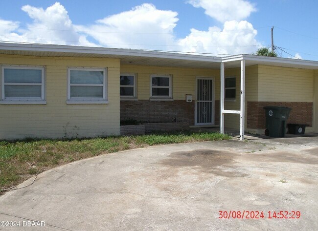 Photo - 2537 Coral Way W