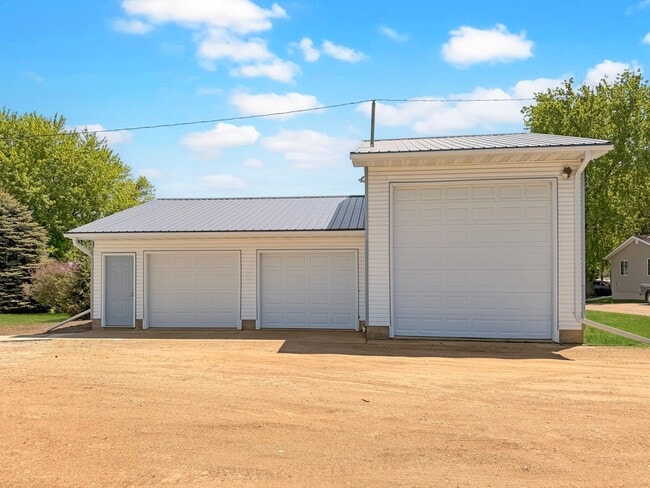 641 Summit Ave