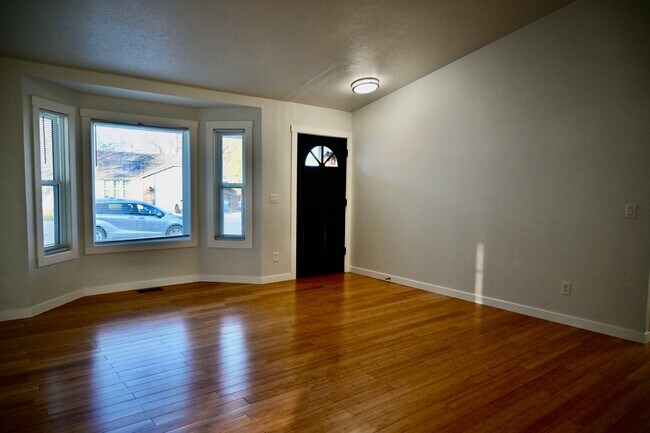 Photo - 4400 S Carbine Ave