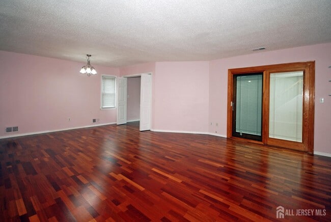 Photo - 9 Sandpiper Dr