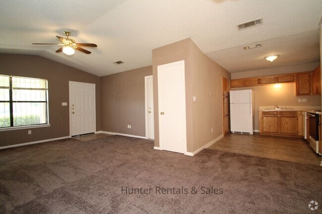 Building Photo - Delightful Duplex! Rental